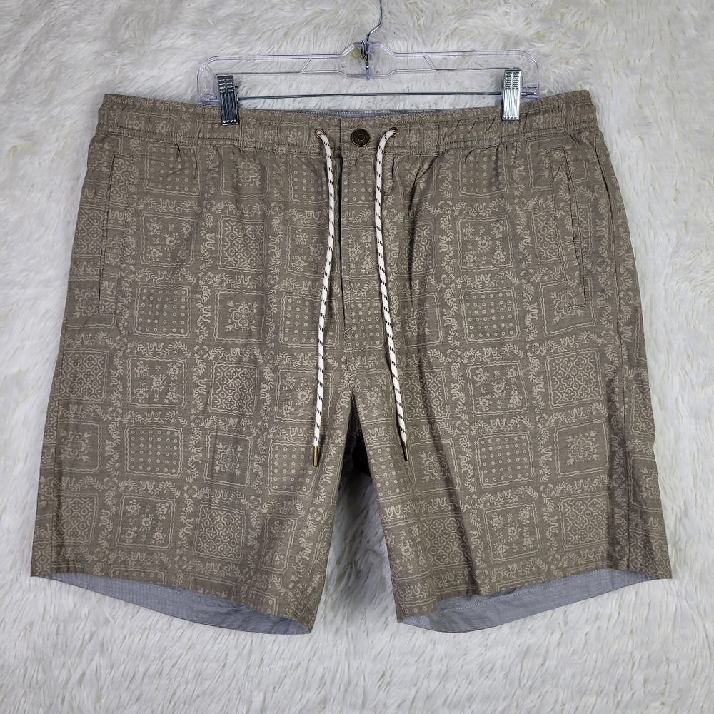 Sz 40 Reyn Spooner Gray & Tan‎ Reversible Paisley Shorts 8" Inseam Geometric